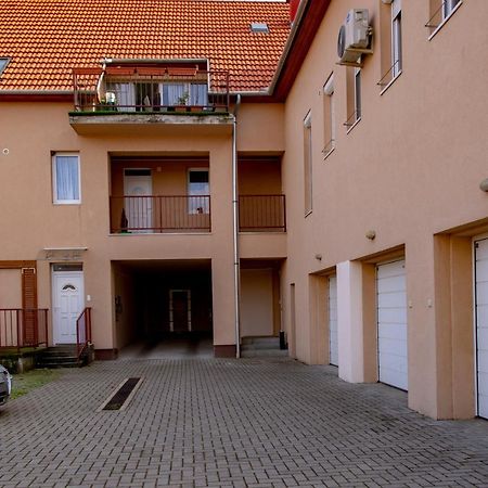 Family Residence Eger Eksteriør billede